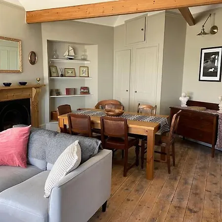 The Malt House Artists' Apartment Newlyn