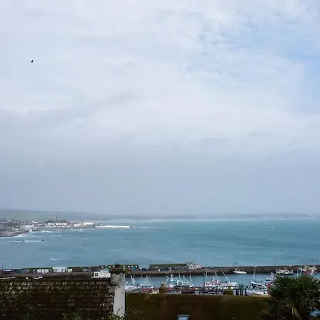 The Malt House Artists' * Newlyn