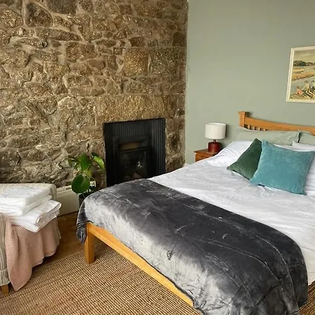 The Malt House Artists' Apartment